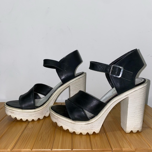 LAST CHANCE | Lug Sole Platform Heels - Picture 8 of 16